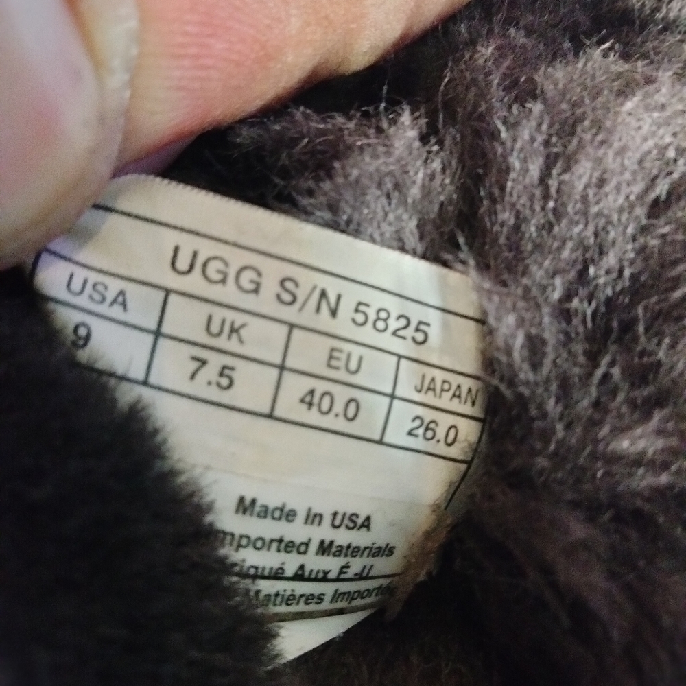 UGG BOOTS - Picture 5 of 8